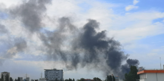 Голям пожар гори в квартал Христо Ботев в София