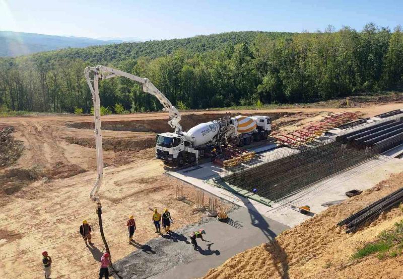 С ускорени темпове продължава изграждането на участъците от първите три