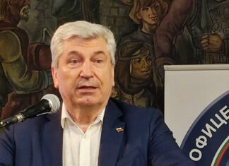 Илиян Василев