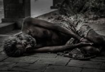 Изоставените от децата си възрастни хора в Индия.