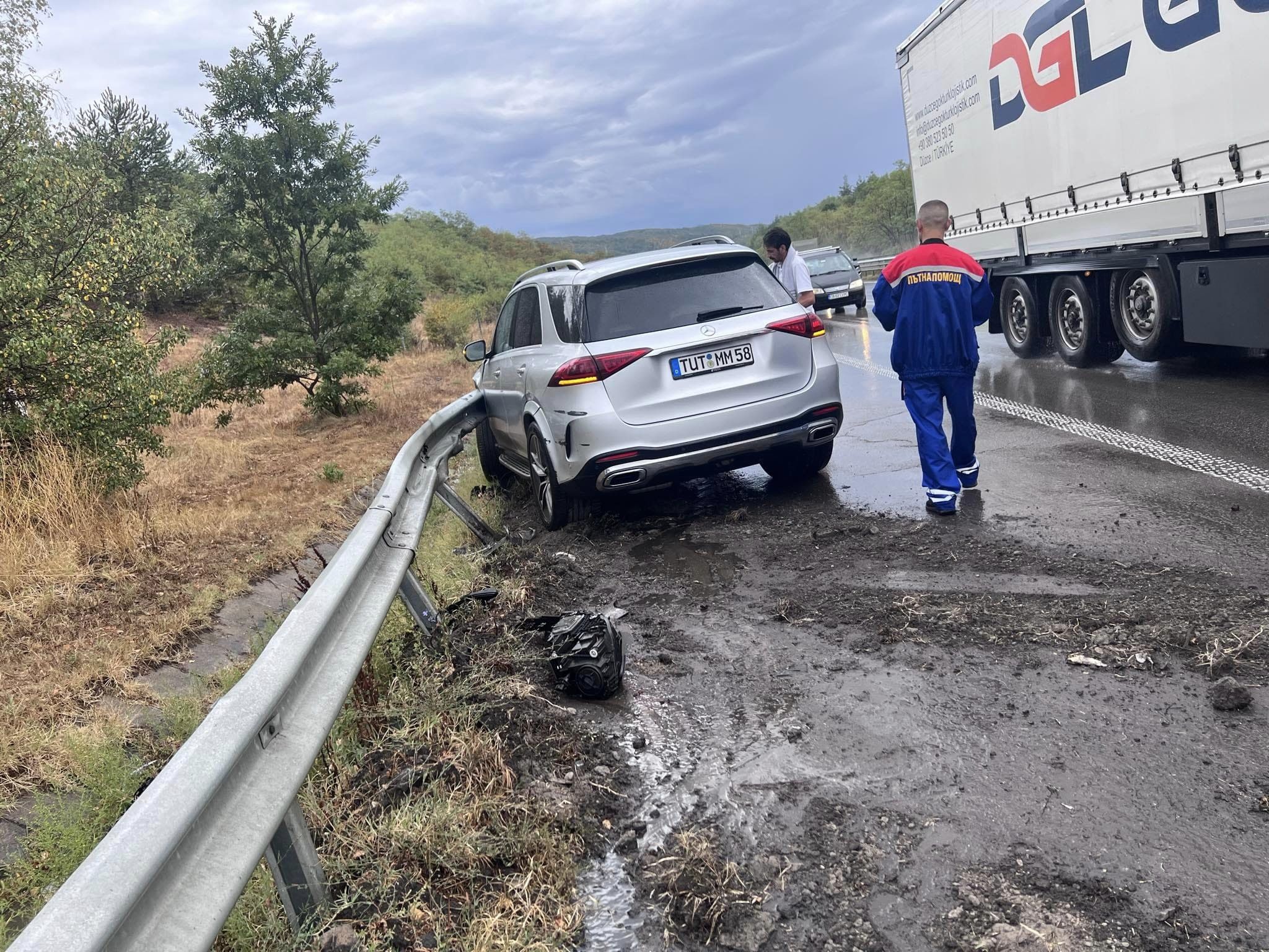 Катастрофа е станала около обяд днес на автомагистрала Тракия За