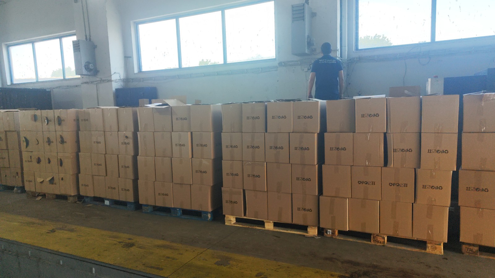 Агенция Митници и Главна дирекция Гранична полиция със съдействието на Главна