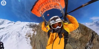 Мъж скочи от скала в Хималаите и постави рекорд
