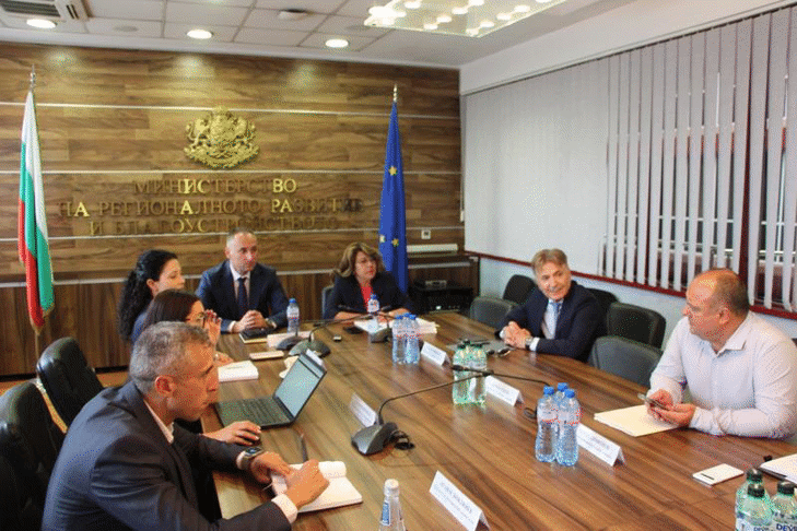 В изпълнение на разпоредените от министър председателя спешни мерки за справяне