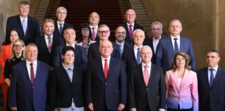 Новият служебен кабинет положи клетва