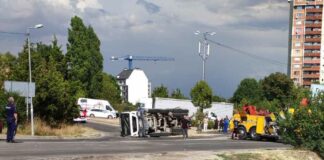 Обърнат бетоновоз край Горна баня