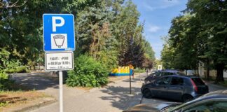 Платено паркиране