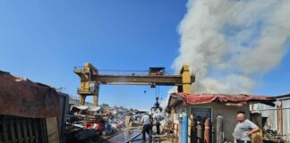 Пожар в база за метали в Пловдив