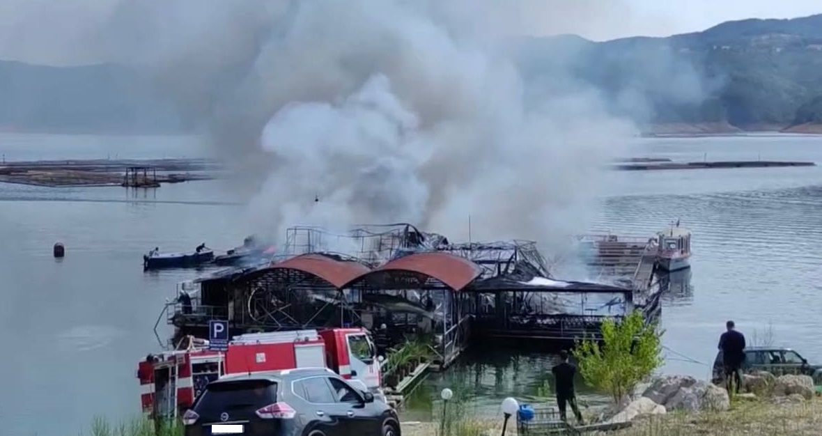 Пожар е изпепелил едно от най популярните заведения разположено на язовир