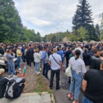 Демонстранти пред "Бояна"