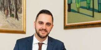 Цветомир Петров