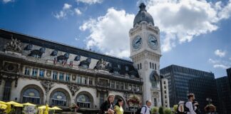 Туристи, Франция