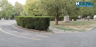 Велоалея, свършваща в нищото, в Морската градина на Бургас