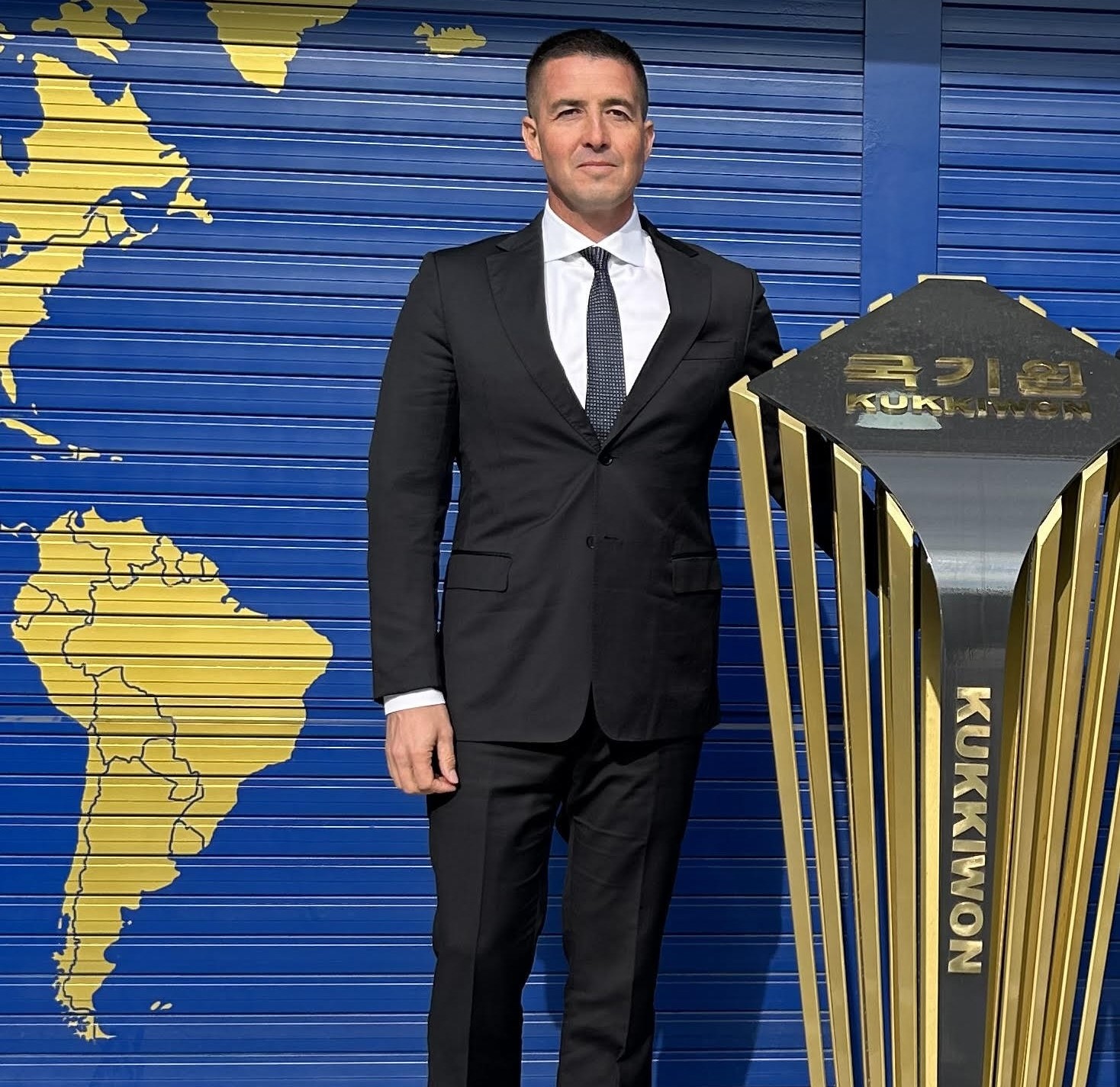 Българският олимпийски състезател по кану каяк от 2004 и 2008 година