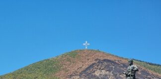 33-метровия кръст на Бармук баир край Сливен