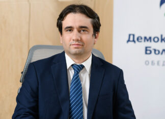 Божидар Божанов