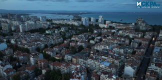 Бургас от дрон през нощта