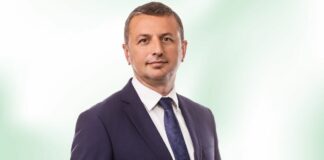 Даниел Петров