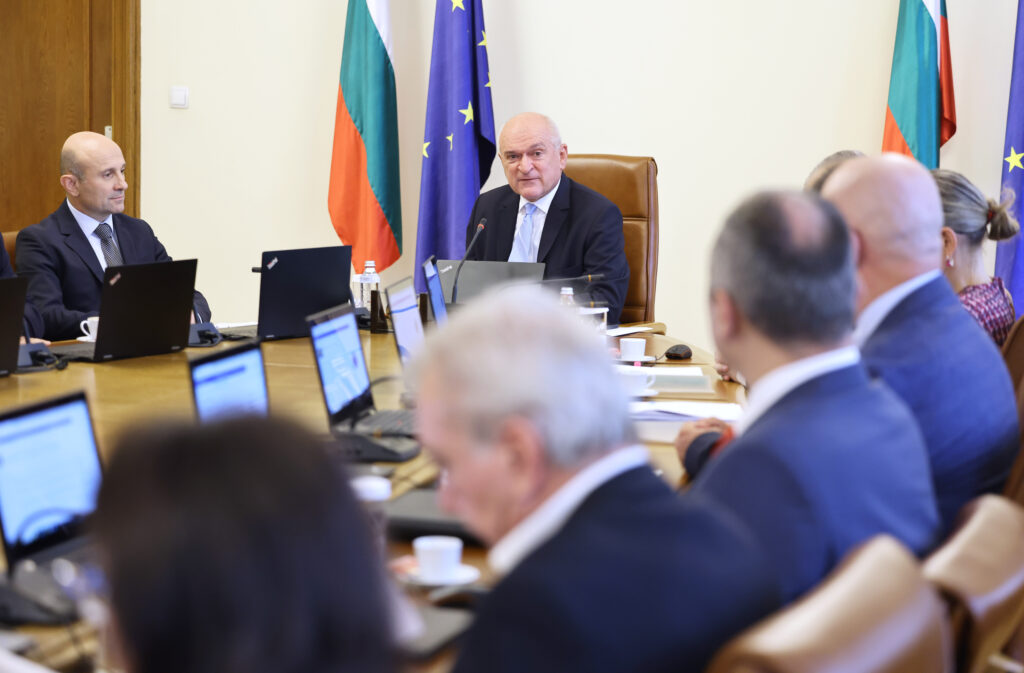 Работната група която създадохме за решаването на проблемите с буферните