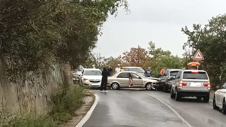 Тежка катастрофа е възникнала на главния път между Бургас и