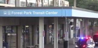 Масова стрелба във влак в Чикаго