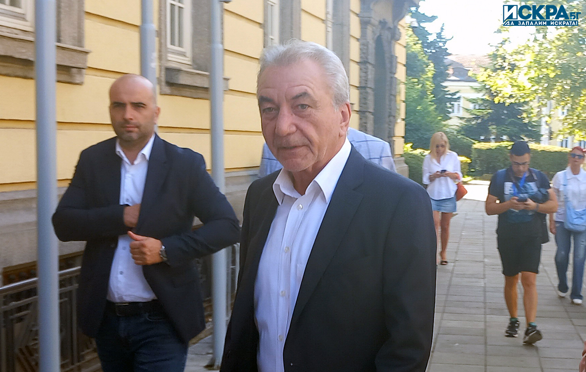 Днес в 14 00 часа шестимата министри отговорни за организационно техническата подготовка