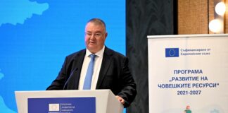 Министърът на труда и социалната политика Ивайло Иванов