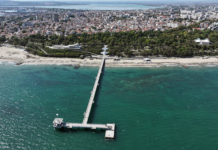 Слънчевото време държи бургазлии на плажа: Каква е избирателна активност? Морската градина и Моста в Бургас