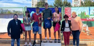 Награждаване тенис турнир