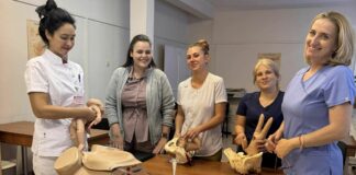 Обучение на акушерките и медицинските сестри