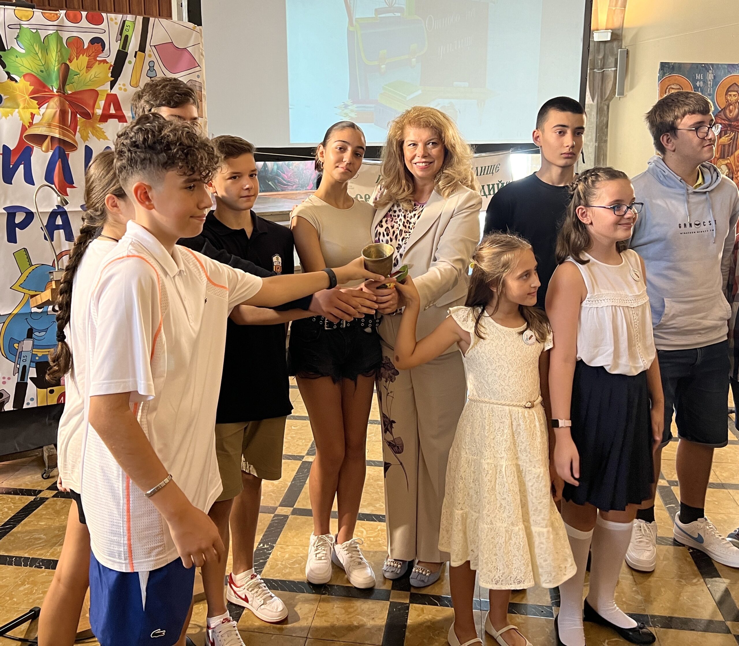 Вицепрезидентът Илияна Йотова откри новата учебна година в Българското неделно