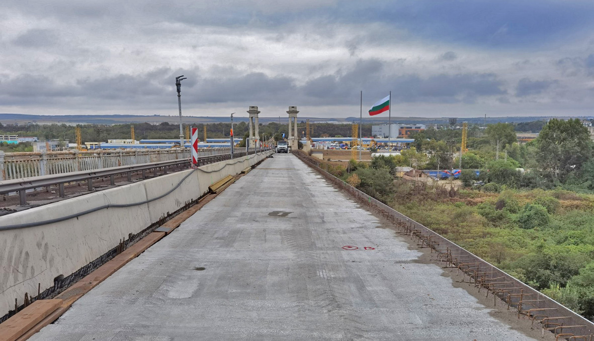 С около 200 метра е удължен участъкът който се ремонтира