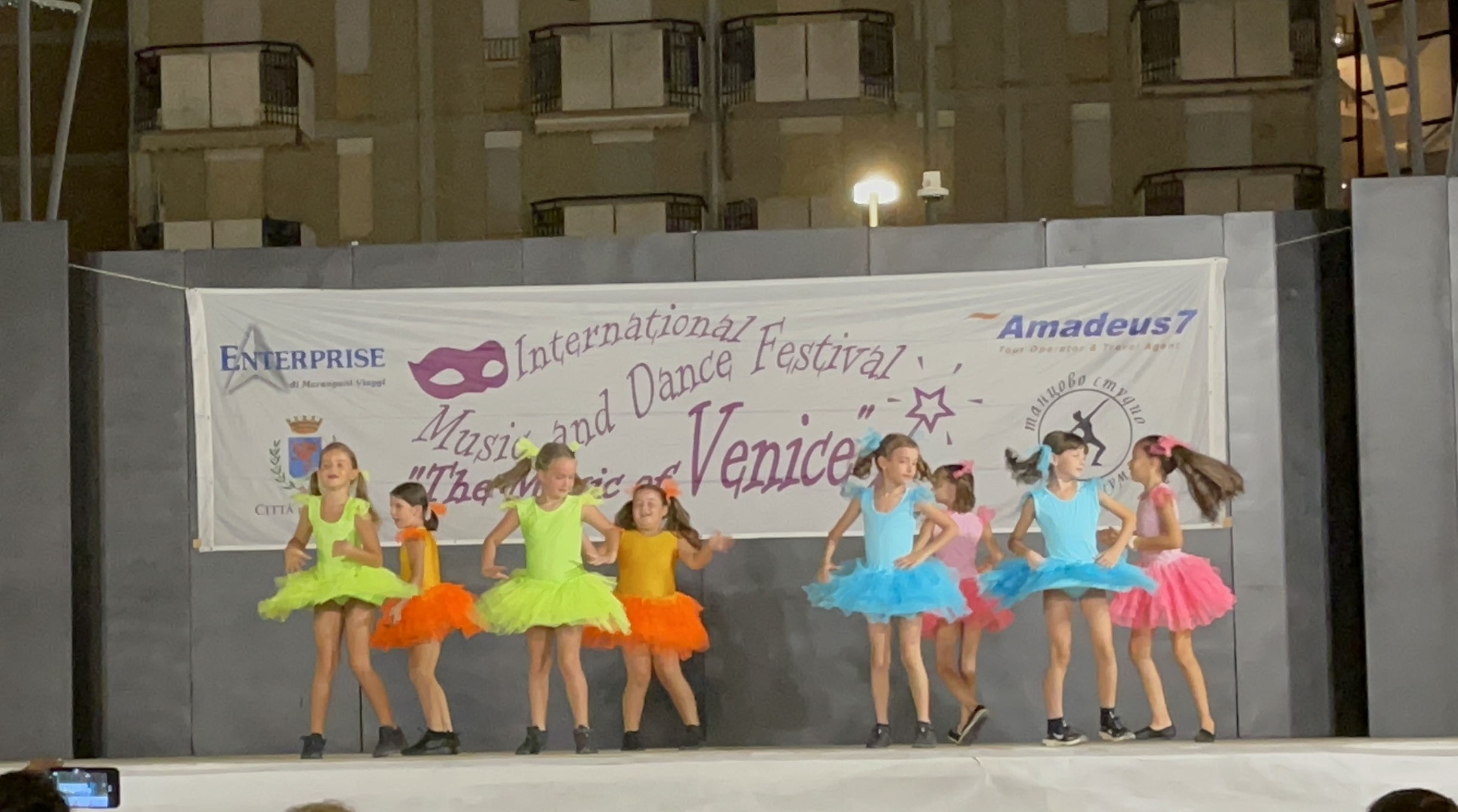 Само преди дни талантливите възпитаници на танцово студио Милениум –