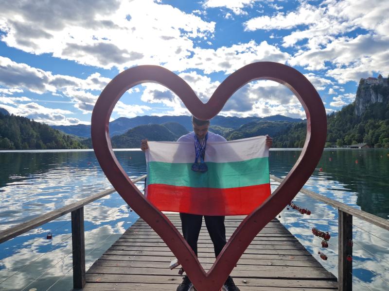 Българският плувец Теодор Цветков известен като троен рекордьор на Гинес