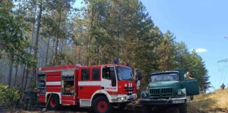 Военни помогнаха за погасяването на пожара в село Саранци