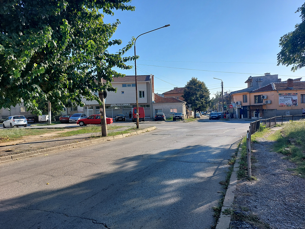 В Ямбол започнаха строително ремонтни дейности в района на Централния кооперативен