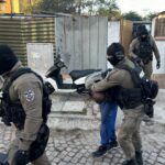 Арестуване. Снимката е от акция на ОДМВР-Бургас и е илюстративна.