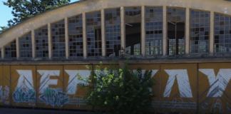 Хангара на летището в Бършен