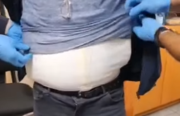 Марихуана Снимка Агенция Митници Митнически служители от отдел Борба с наркотрафика