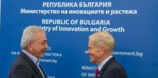 Доц. Росен Карадимов и Бил Нелсън