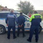 Полиция, задържан