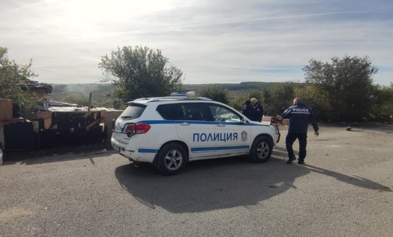 Двама гастрольори са задържани за притежаване на наркотични вещества от