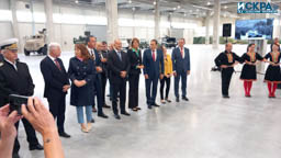  Радев при откриването на завода в Бургас 