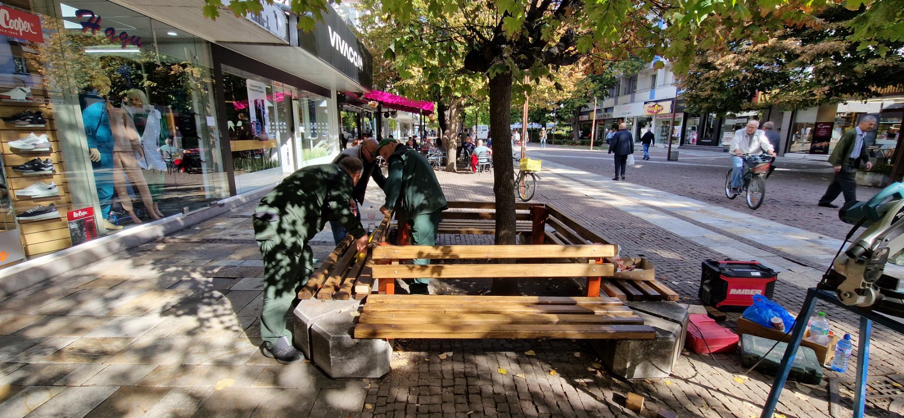 Екипи на общинското предприятие Флора в Търговище извършват ремонт на