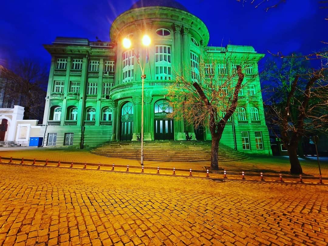 На 5 октомври събота в 19 15 часа щабът на Военноморските