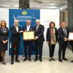 Връчването на сертификата