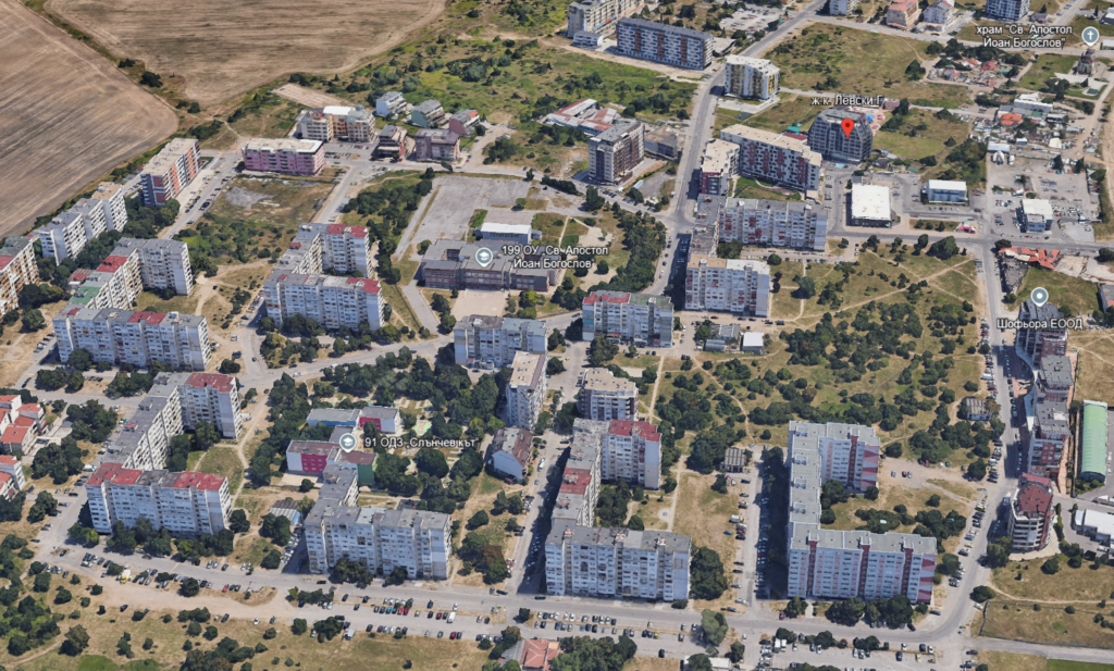 Днес жители на столичния затвориха част от пътното платно на