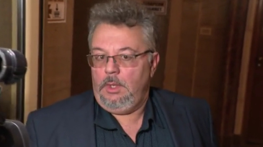 Депутатът от Продължаваме Промяната Демократична България е платил 1380 лева за