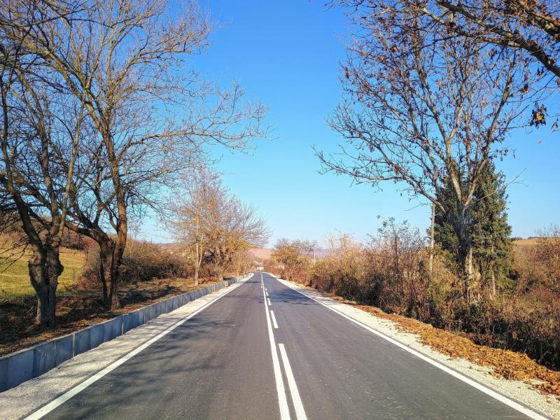 Изпълнението на проекта Рехабилитация на общински път VRC 1082 III 103 Боденец Крапец VRC1032