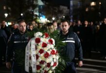 Полицаи се събраха на бдение в памет на полицай Димитър Петров